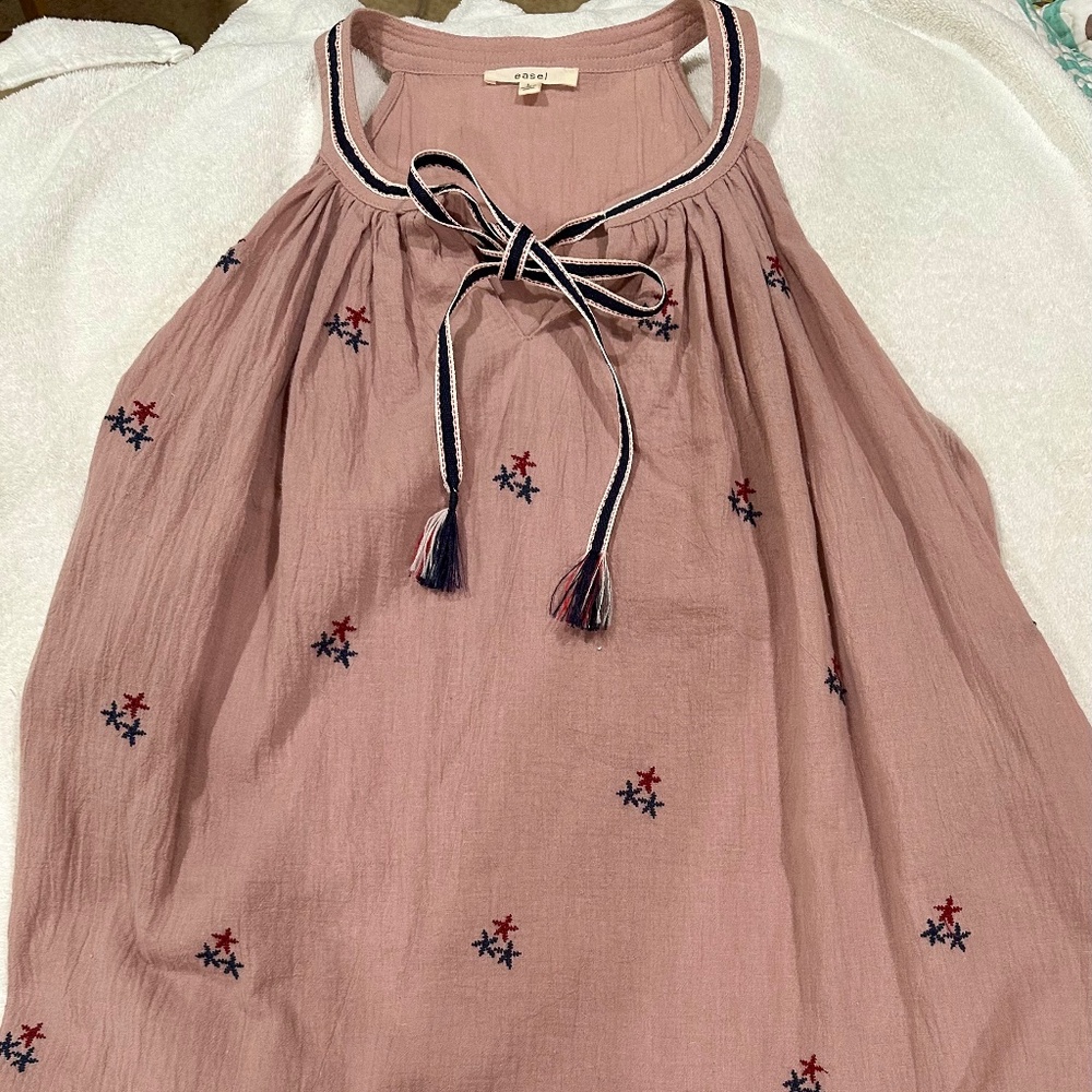 Easel High-neck Tank Top